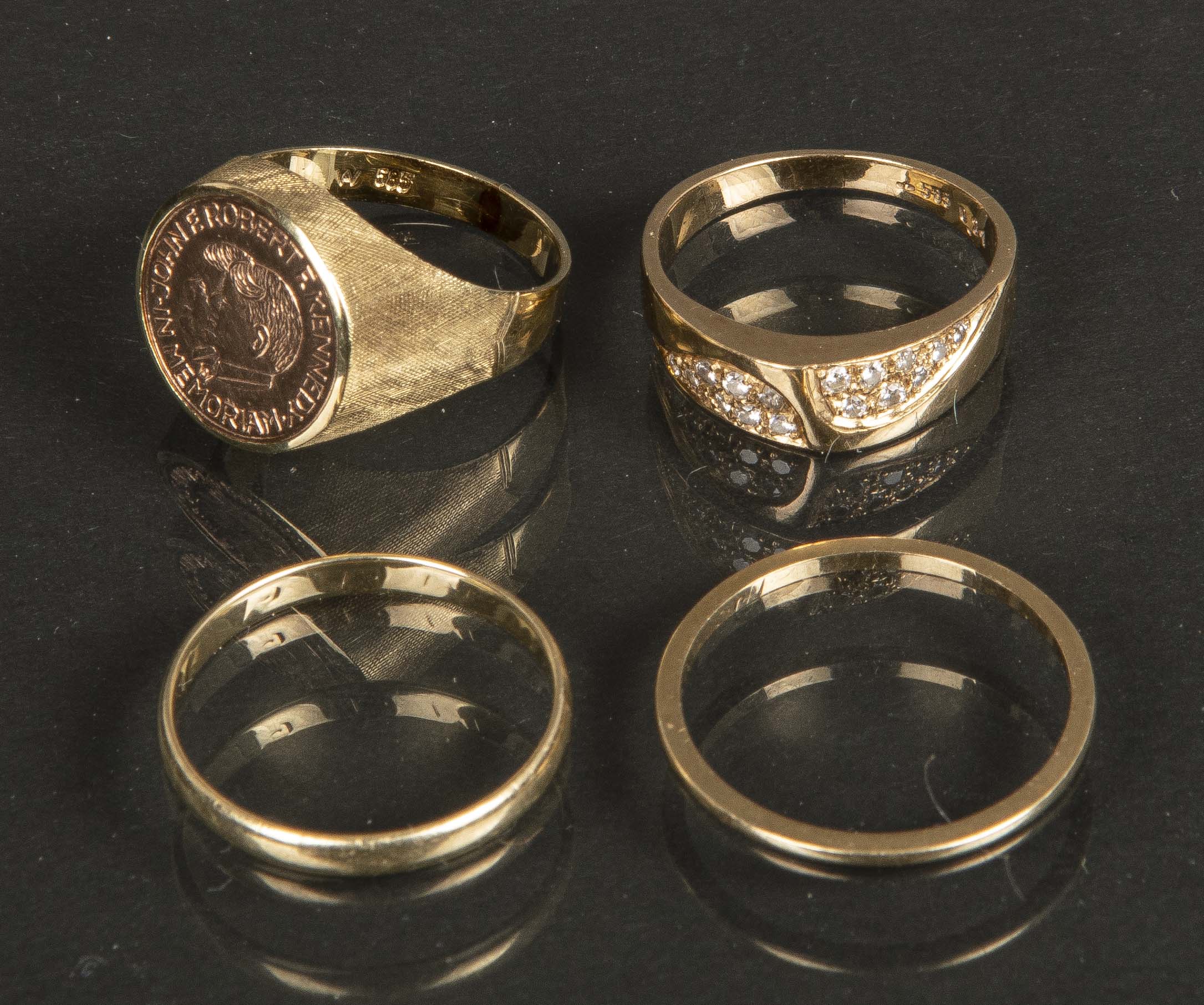 Das Maß Aller Dinge Sind Vier Ringe Vier Ringe. 14 ct Gold, ca. 11 g, einer - auctions & price archive